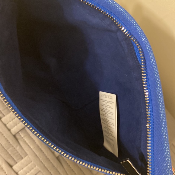 KNITSS Colorful Rain Clutch - Picture 6 of 9